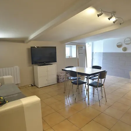 Kerlosvezan, A La Campagne, Proche Holiday home *