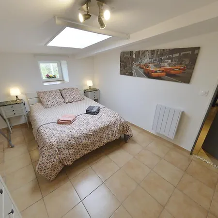 Kerlosvezan, A La Campagne, Proche Holiday home Lampaul-Ploudalmezeau